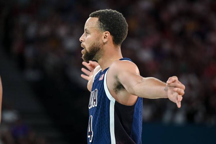 里造次成就神话詹姆斯也望尘莫及113亿美金!NBA第一!库(图2) 里造次成就神话詹姆斯也望尘莫及113亿美金!NBA第一!库(图2)